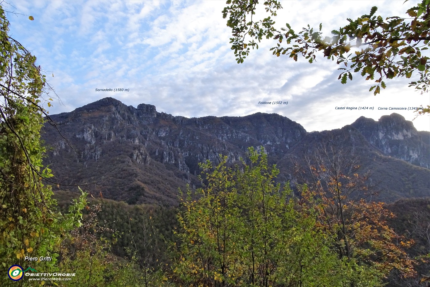 10 Vista da Gerosa verso Sornadello. Foldone, Castel Regina. Corna Camsocera.JPG -                                